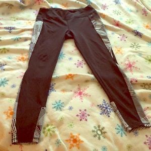 Fitted yoga/workout pants